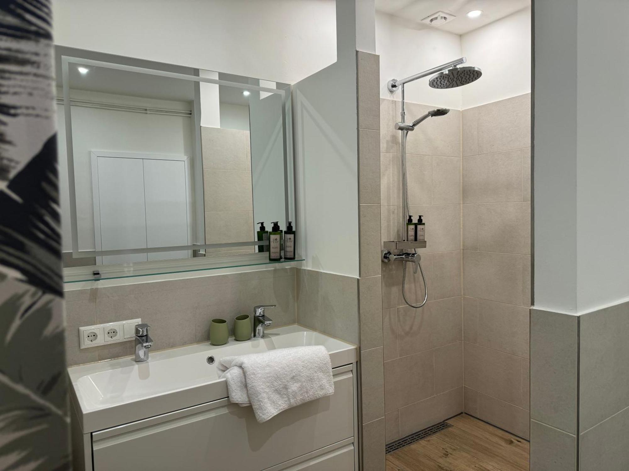 Apartment Koenigin Der Hanse - Im Herzen Der Altstadt, 3 Zimmer, Wifi Lübeck
